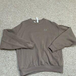 Alo Yoga Accolade Crew Neck Pullover